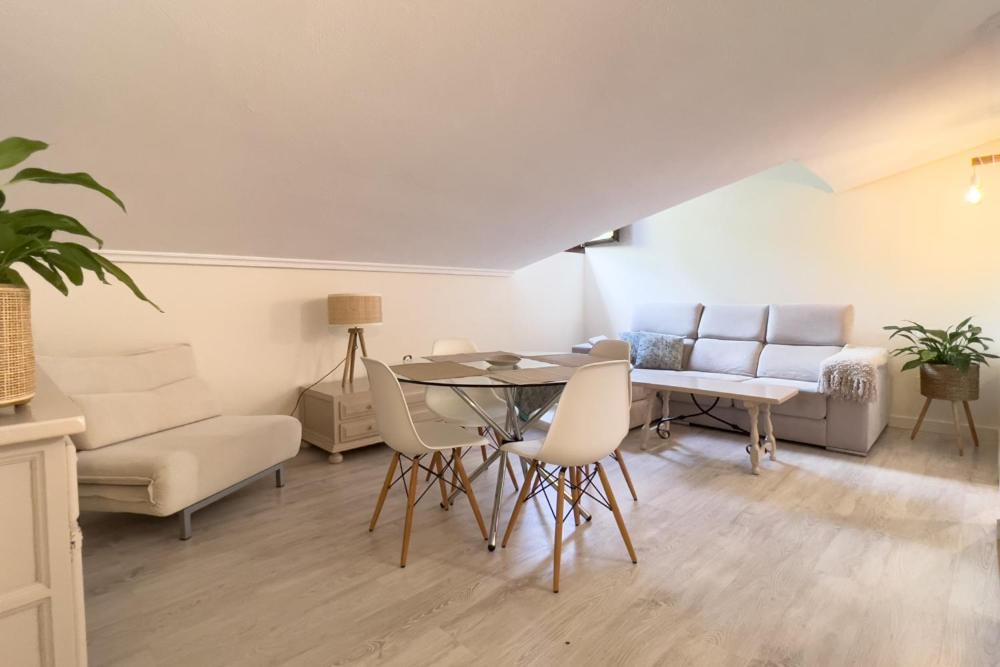 Cabezón de la Sal Apartamentos Santa Lucia מראה חיצוני תמונה
