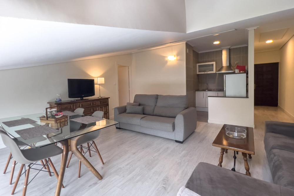 Cabezón de la Sal Apartamentos Santa Lucia מראה חיצוני תמונה