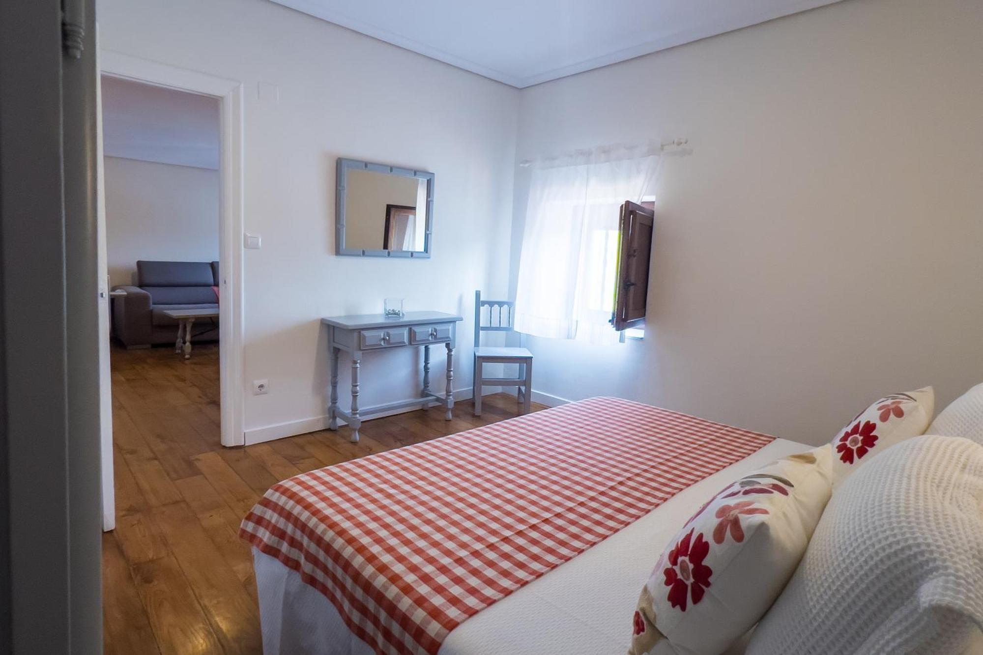 Cabezón de la Sal Apartamentos Santa Lucia מראה חיצוני תמונה