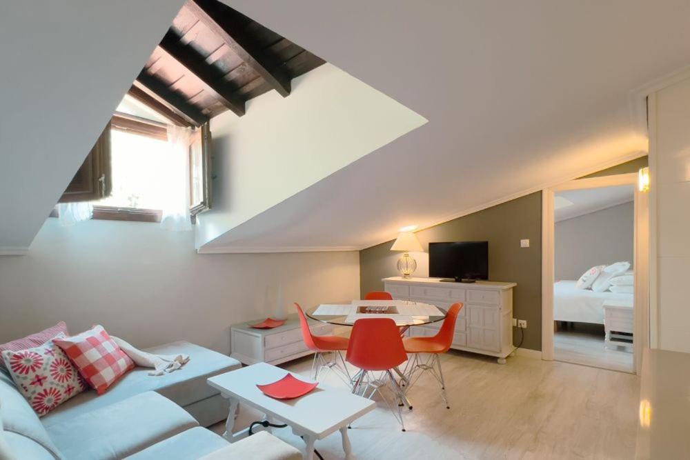 Cabezón de la Sal Apartamentos Santa Lucia מראה חיצוני תמונה